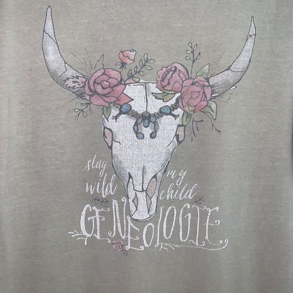• Geneologie Original Tee With Cow Skull • - Picture 4 of 5